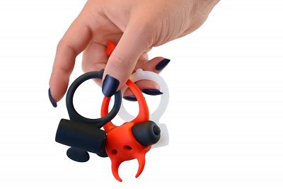 Kontrollált orgazmus – erekciógyűrűk és egyéb eszközök az élvezet meghosszabbítására