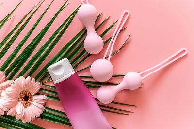 Súlyozott és rezgő golyók – a medencefenék edzésének támogatása nők számára